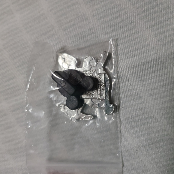 5/$20 Disney Pin - Picture 2 of 2